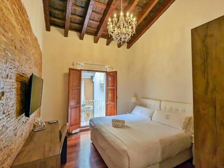 Catalina Suites Hotel