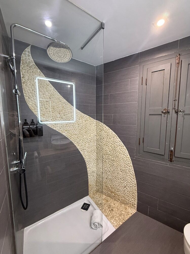 Catalina Suites Hotel