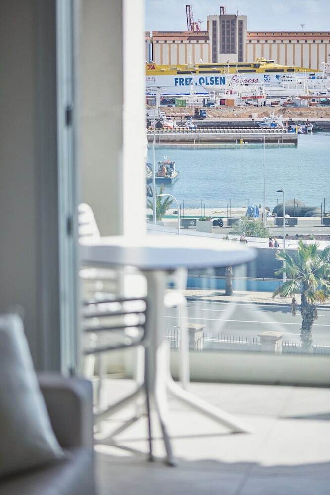 Silken Atlantis Suite ? Holiday Homes