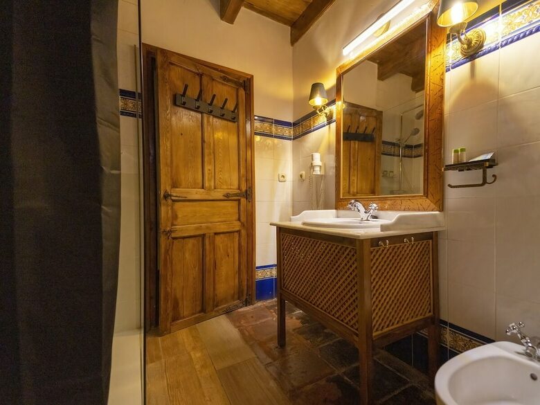 Hotel Hospedium Hoster�a Rural Isabel La Cat�lica