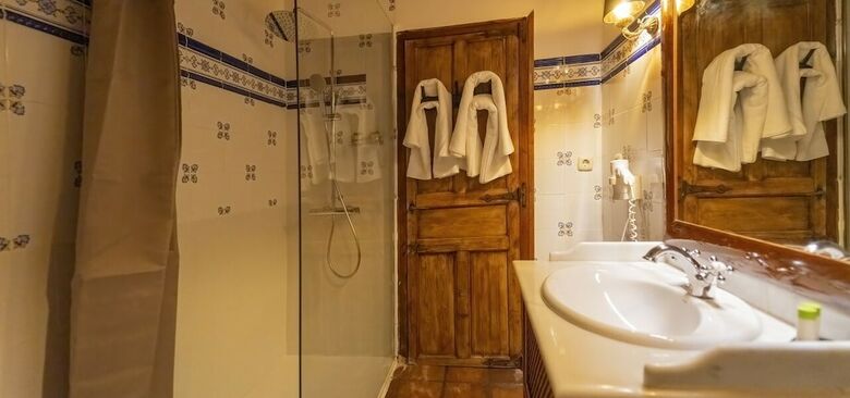 Hotel Hospedium Hoster�a Rural Isabel La Cat�lica