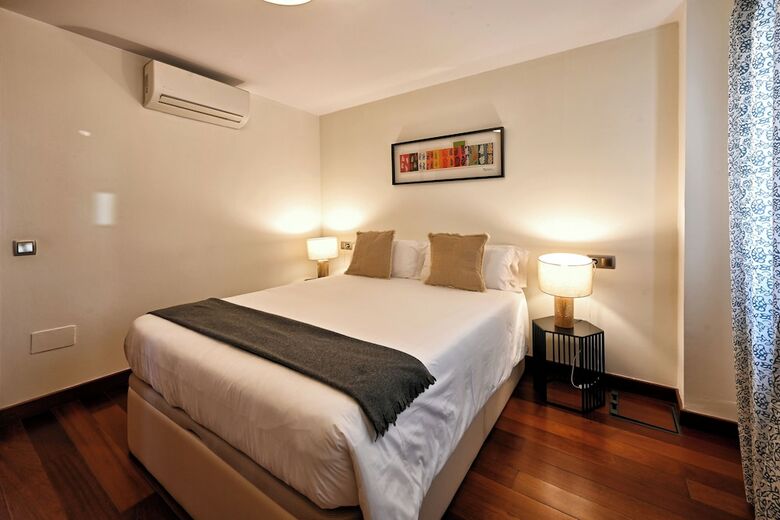 Aparthotel La Casa De La Alameda