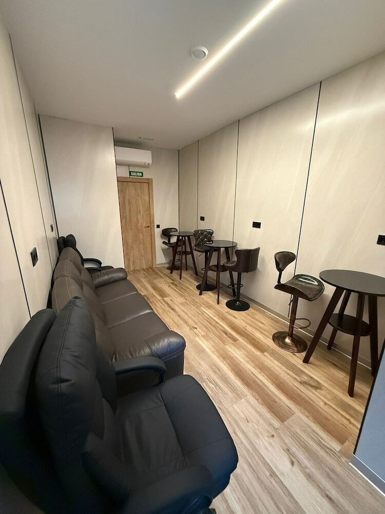 Hostal Velvet Hostel Business