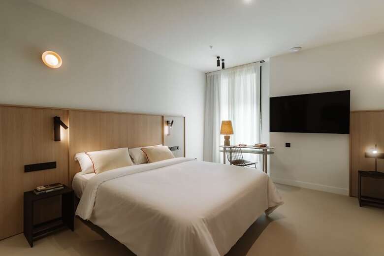 Hotel Design Suites By Olala Homes