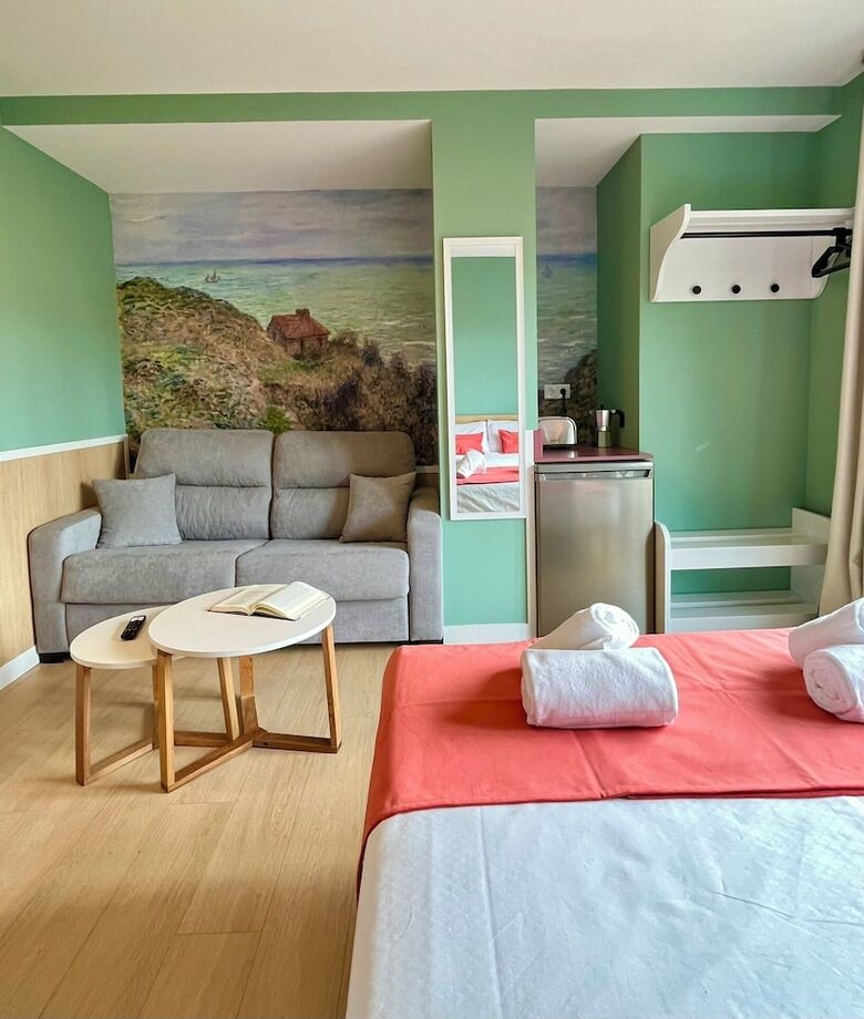 Hotel Luxury Singular Pensi�n Estudios Blue