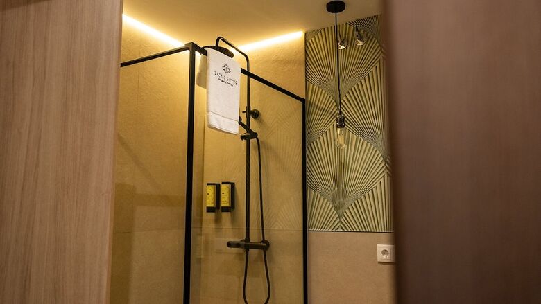 Qazris Suites