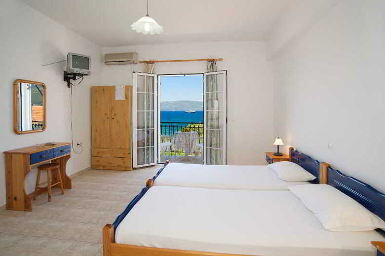 Hostal Dimitris Studios