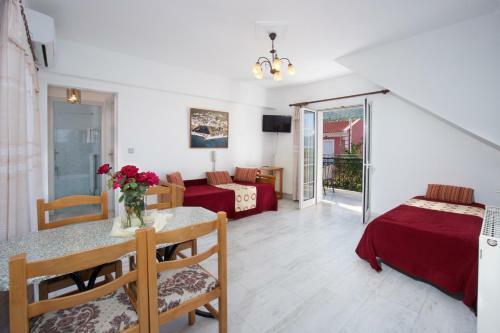 Hostal Diamanto Complex