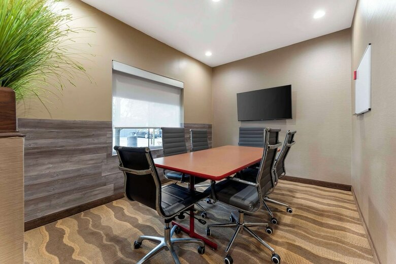 Hotel Comfort Suites Monaca