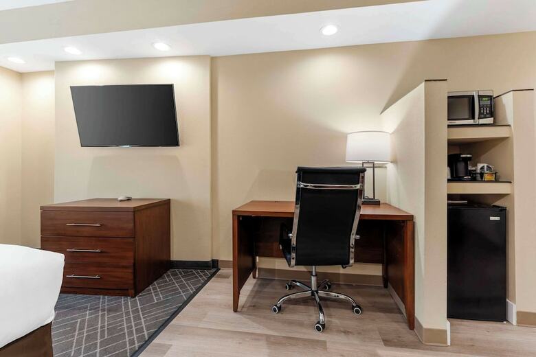 Hotel Comfort Suites Monaca