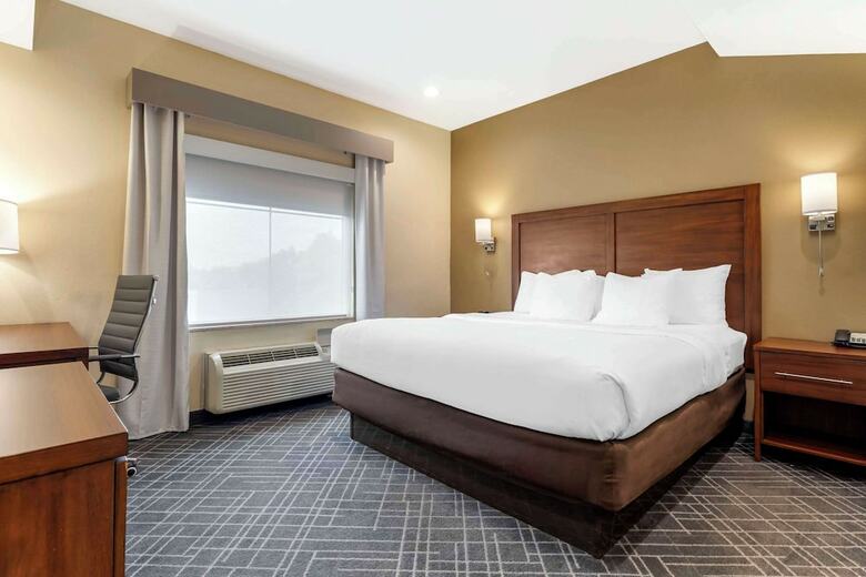 Hotel Comfort Suites Monaca