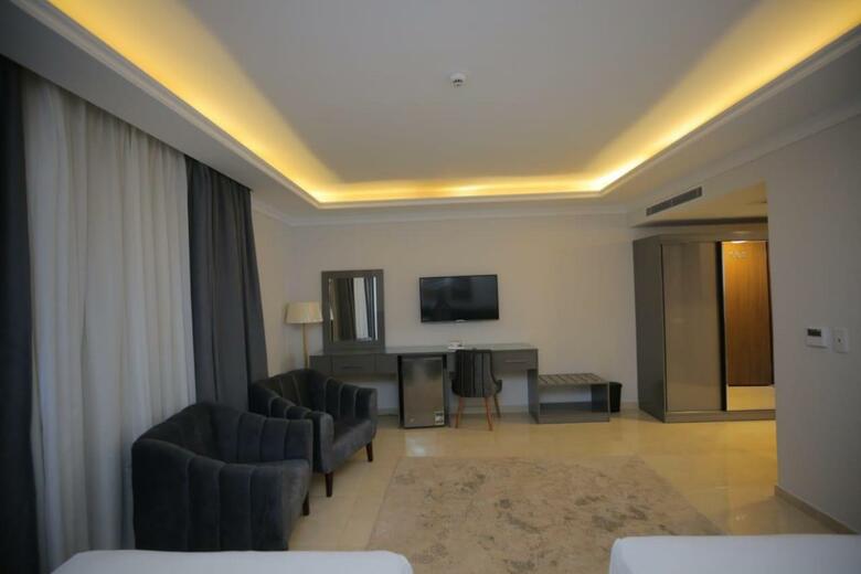 Grand Plaza Hotel & Resort