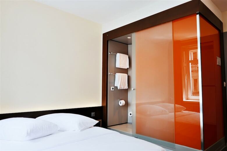 Easyhotel Z�rich City Centre