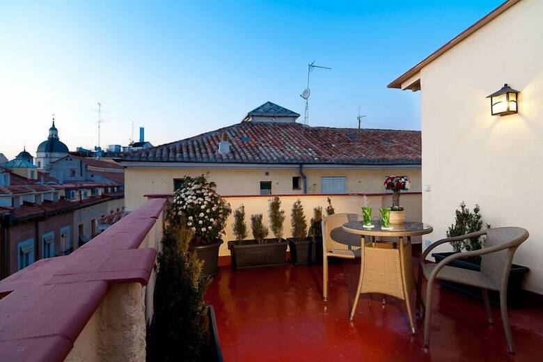 Hotel THC Tirso Molina Hostel