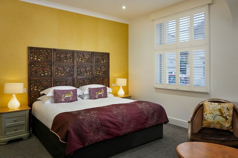 The Royal Adelaide Hotel