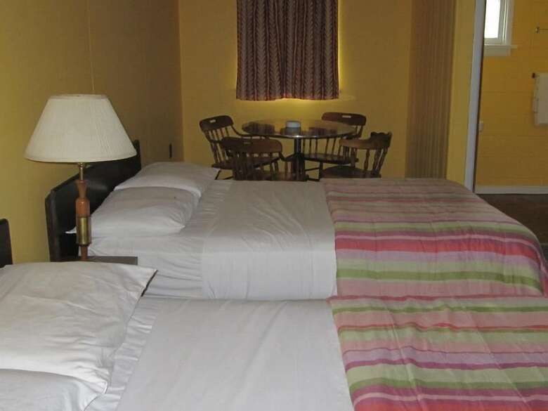 Riverside Park Motel And Campground