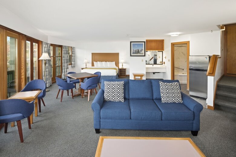 Hotel Canadian Princess Lodge & Marina