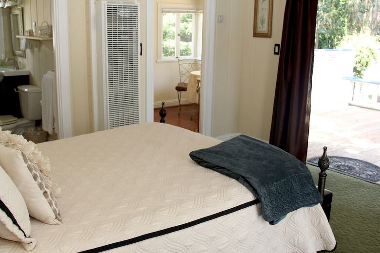 Bed & Breakfast Monarch Cove Inn