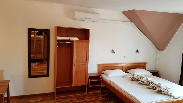 House Tina - Bed And Breakfast