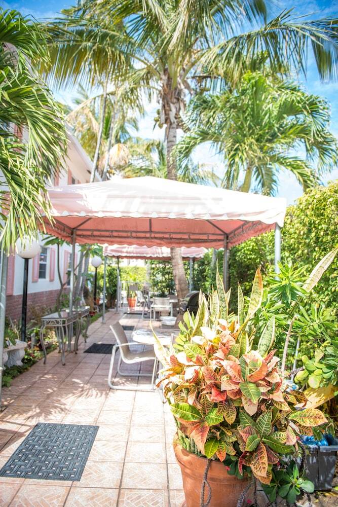 Hotel Shore Haven Resort Inn