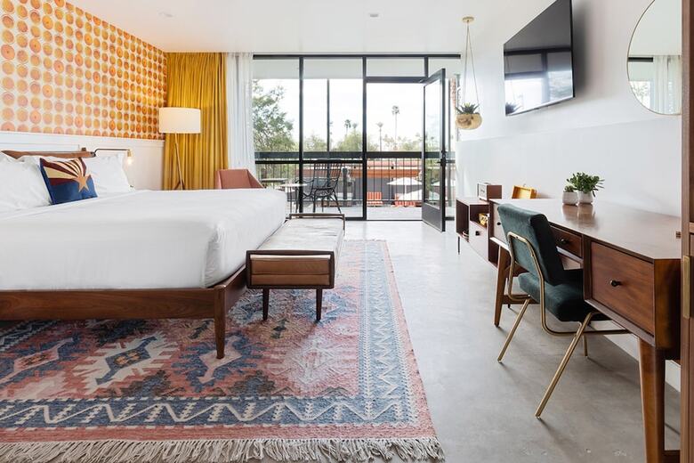 Rise Uptown Hotel