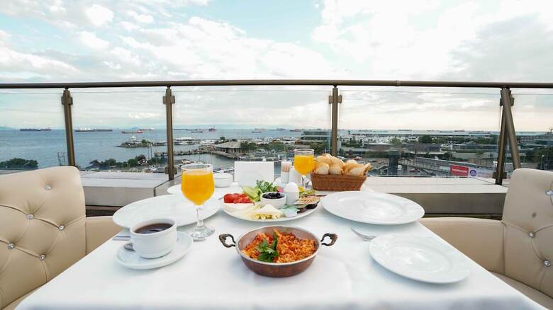 Aura Marina Hotel