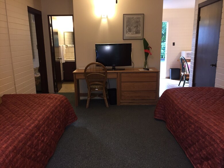 Dolphin Bay Hotel