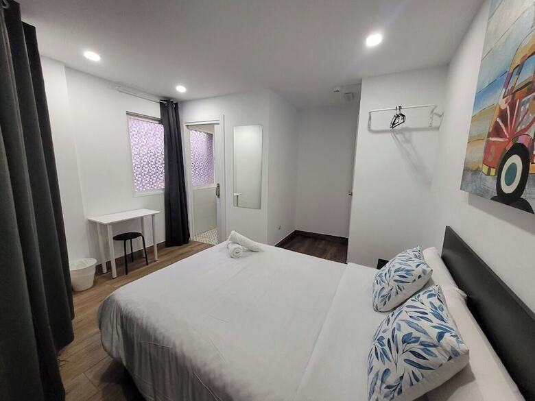 Hotel Ayz Elcano - Auto Check-in Property
