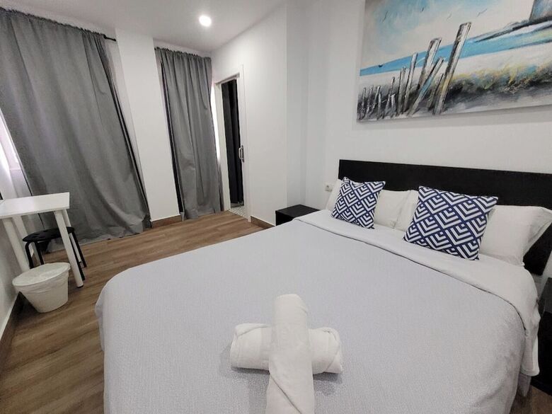 Hotel Ayz Elcano - Auto Check-in Property