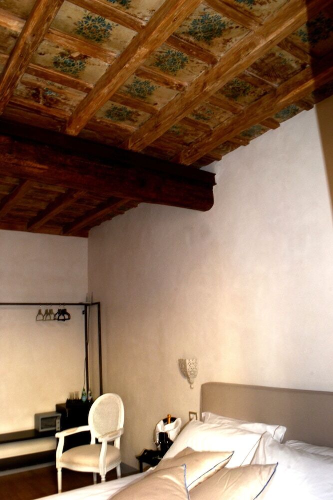Rome Frattina 27