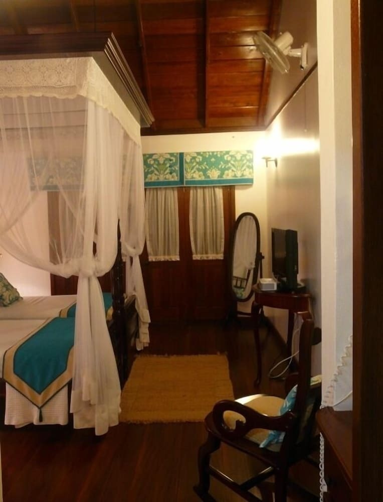 Spring Hotel Bequia