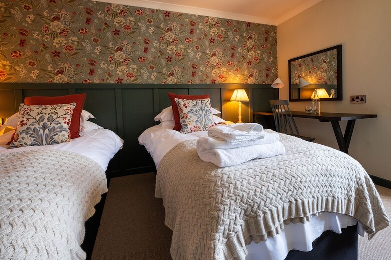Bridge Hotel