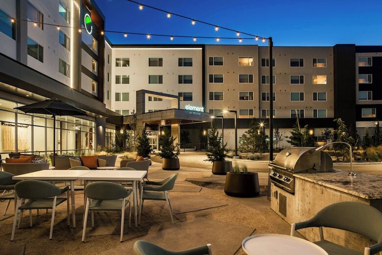 Hotel Element Reno Experience District