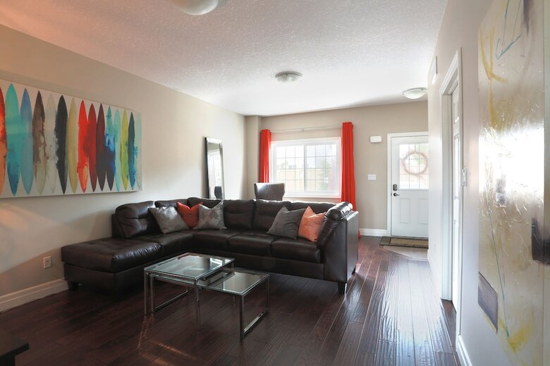 Boardwalk Homes - Executive Guest Rooms & Townhomes