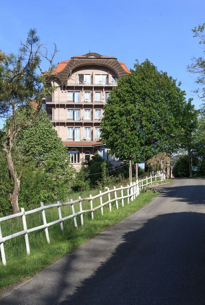 Hotel H�tel Pr�alpina