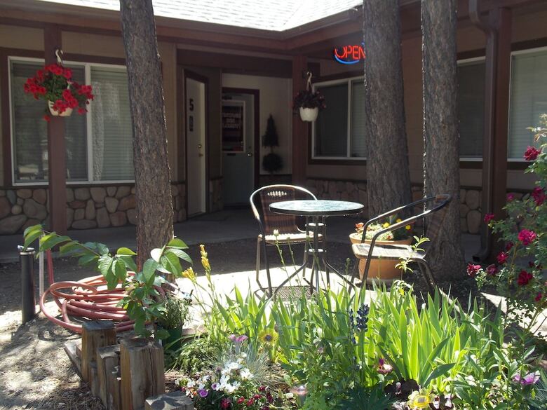 Hotel Vintage Lakeside Inn