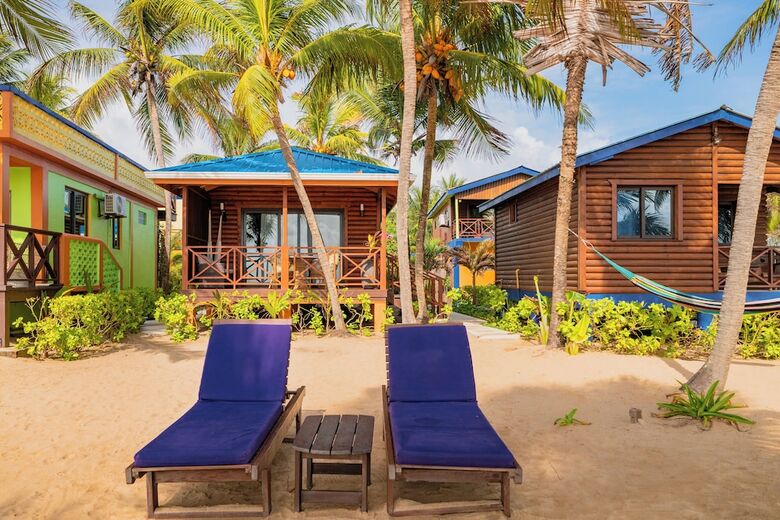 Coconut Row Boutique Hotel