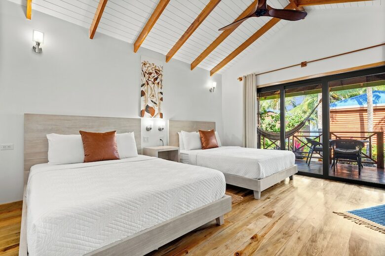 Coconut Row Boutique Hotel