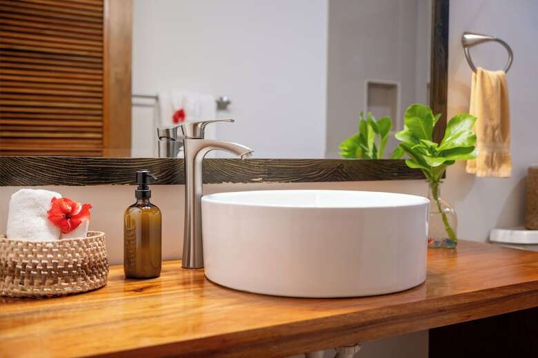 Coconut Row Boutique Hotel