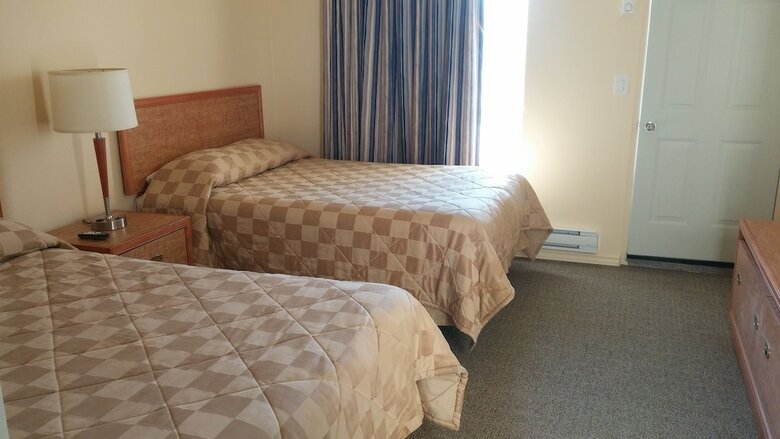 Traveller's Choice Motel