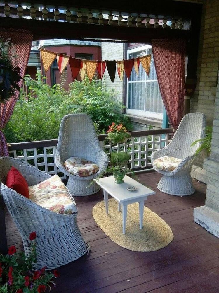 Manderley Bed And Breakfast