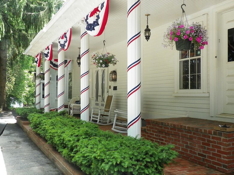 Posada Homeport Inn And Tavern