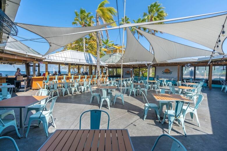 Hotel 502 Little Harbor Inn