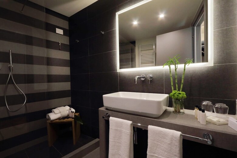 Roma Five Suites