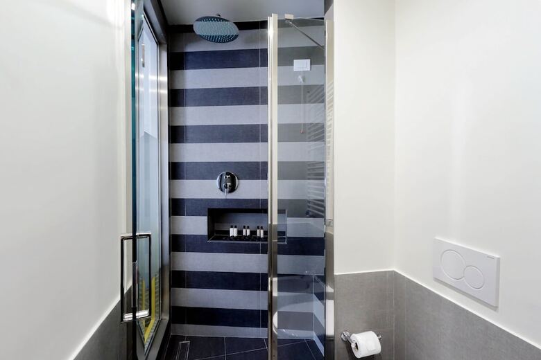 Roma Five Suites