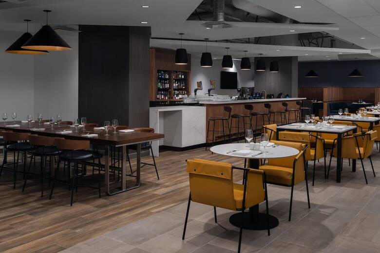 Hotel Courtyard By Marriott Calgary Downtown