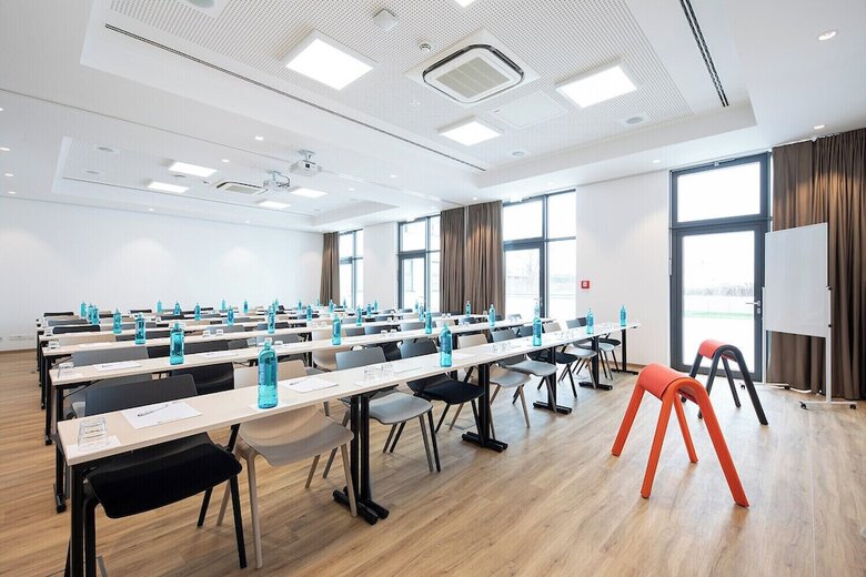 Loginn Hotel Berlin Airport