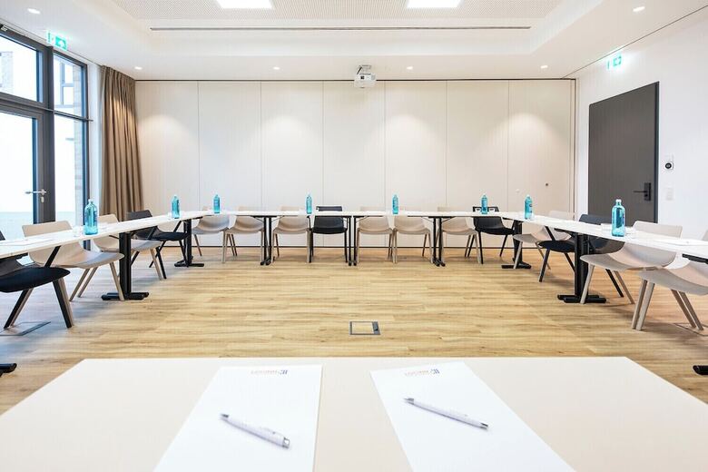 Loginn Hotel Berlin Airport