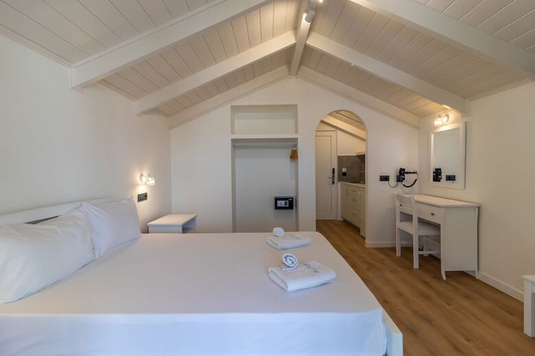 Aparthotel Alamis Hotel & Apartments