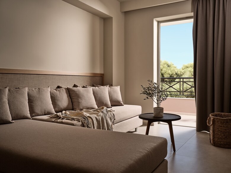 Aparthotel Alamis Hotel & Apartments